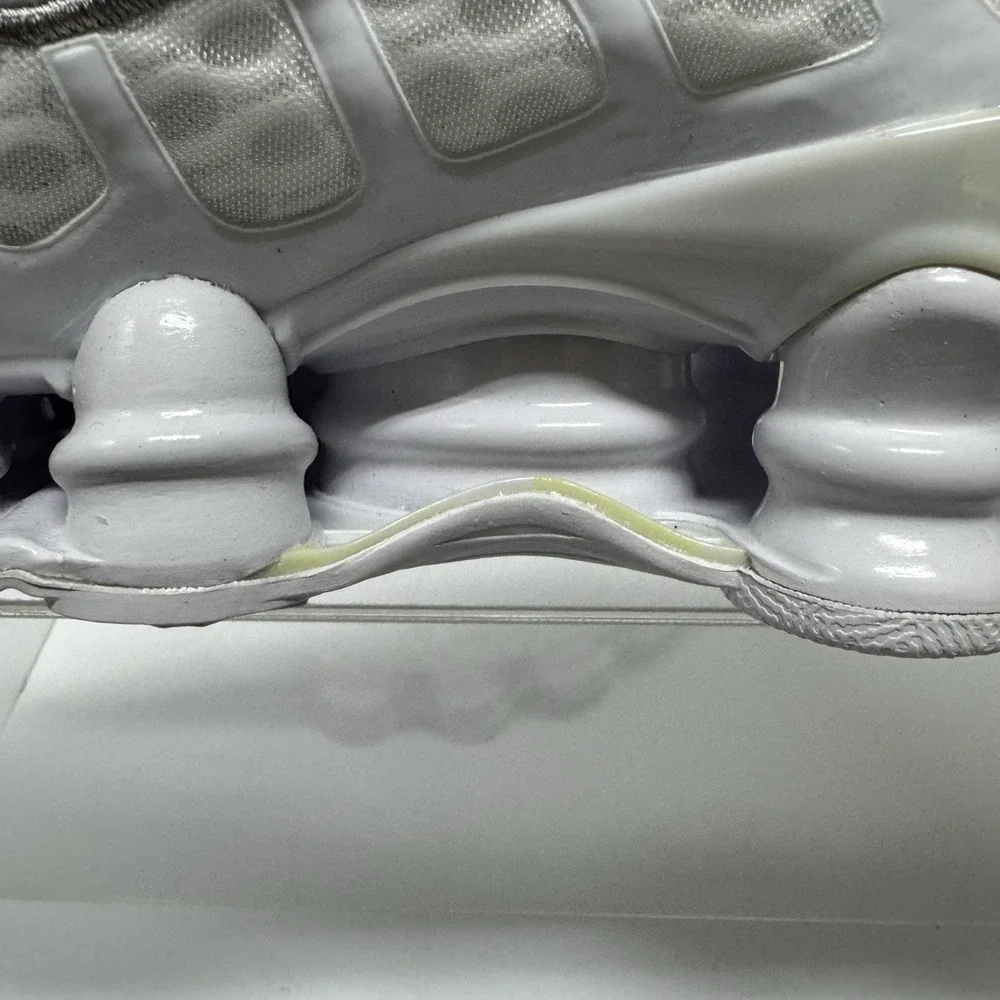 Brand New Nike Shox TL White Silver AV3595-100 Men's Size 8 / Women's Size 9.5